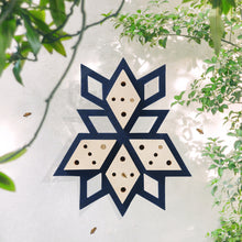 Afbeelding in Gallery-weergave laden, Studio Carmela Bogman | Busy Bee Hotel Blauw