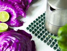 Afbeelding in Gallery-weergave laden, Fenna van der Klei | Tabel Jewel Large in Rood