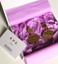 Afbeelding in Gallery-weergave laden, Rijkje Jewelry | Oorbellen Kiss Me in goud

